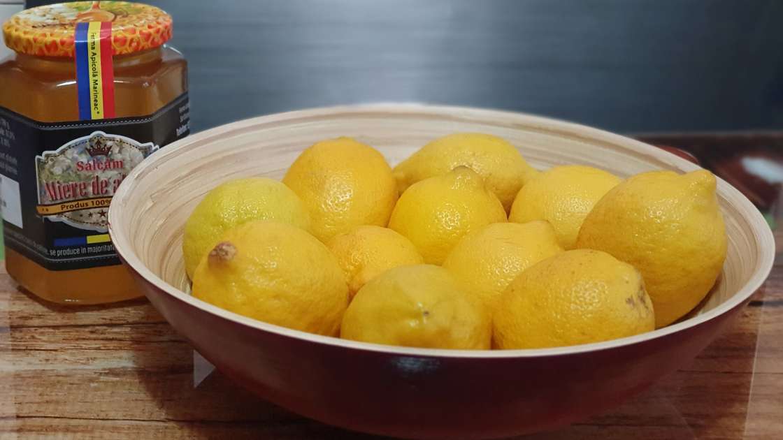 Macerato di limone con miele in un barattolo: tonico, immunitario, epatico, foto 3