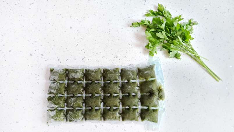 Succo di prezzemolo con lime in impacchi di ghiaccio, foto 7