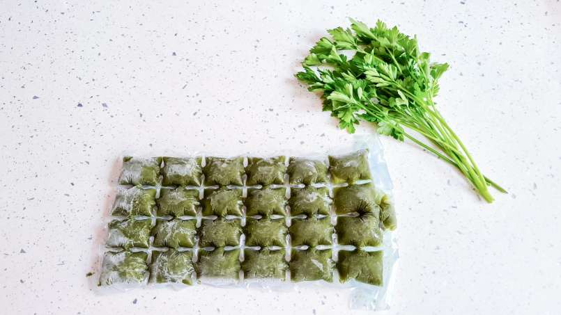 Succo di prezzemolo con lime in impacchi di ghiaccio, foto 8