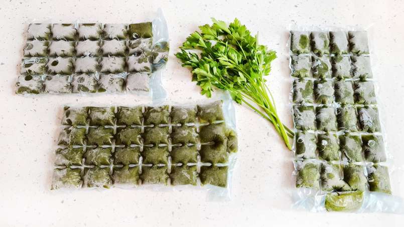 Succo di prezzemolo con lime in impacchi di ghiaccio, foto 10