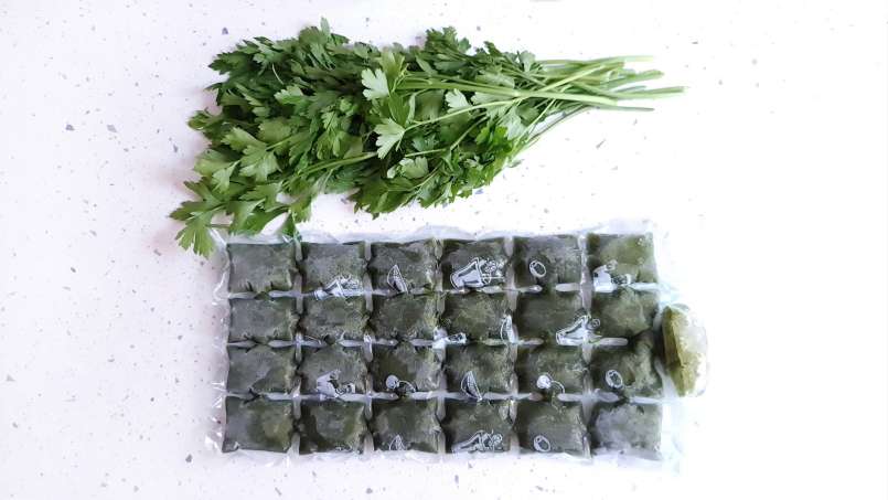 Succo di prezzemolo con lime in impacchi di ghiaccio, foto 12