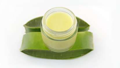 Crema all'aloe vera con olio di oliva, uva e cocco