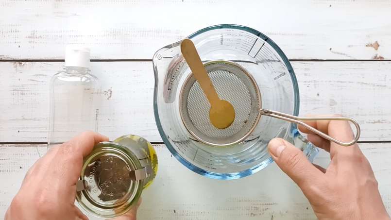 Olio di ortica ottenuto per trasferimento, foto 10