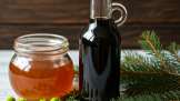 Sciroppo di gemme di abete con miele