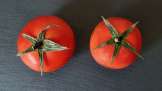 Succo di pomodoro fresco con miele per rafforzare ossa e articolazioni
