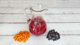 Succo energizzante di olivello spinoso e aronia con zenzero, lime e miele